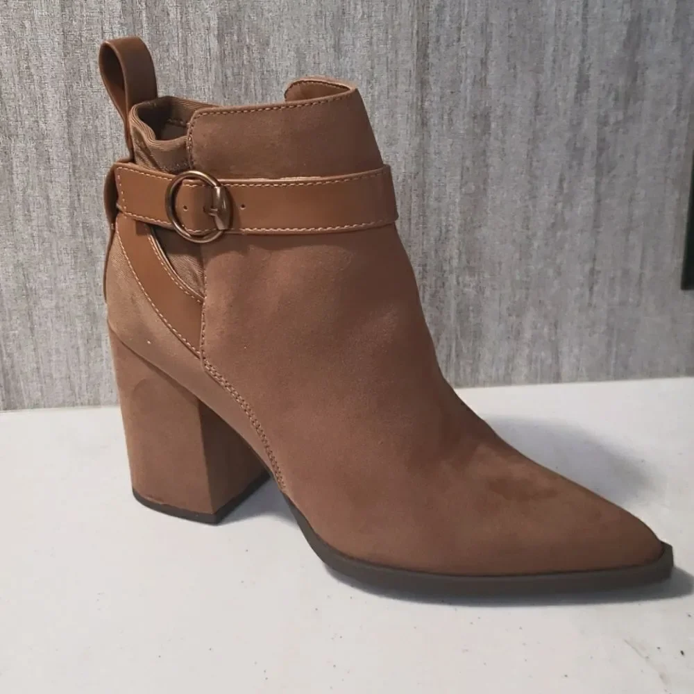 NWT SM New York Faux Suede Brown Ankle Boots Booties Sz 7 1/2